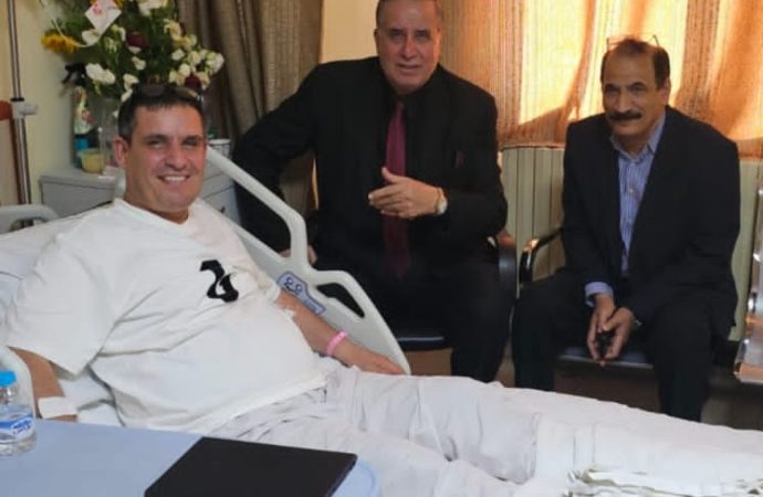 عدس والسعيدات يعودان الكاتب أبو رمان في مستشفى السلط