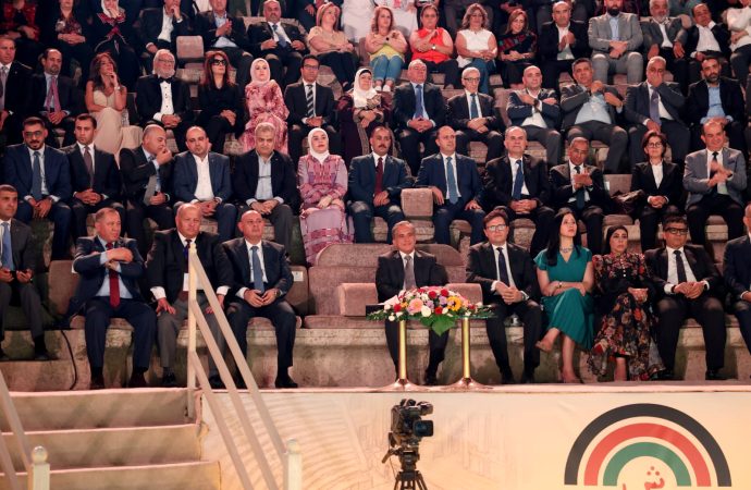 رئيس الوزراء يوقد شعلة مهرجان جرش للثقافة والفنون الــ 39