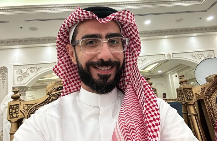 أنس الفرواتي يحصل على شهادة معتمدة من شركة إنتل العالمية