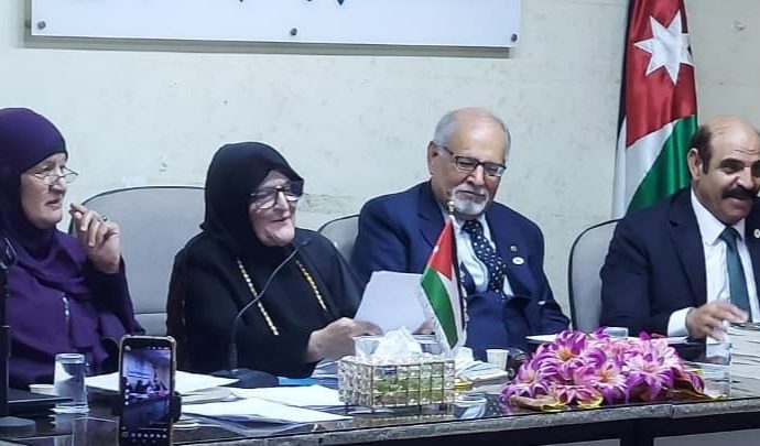 الشاعرة جوهرة السفاريني تشهر ديوانها السابع ” رحق العمر”