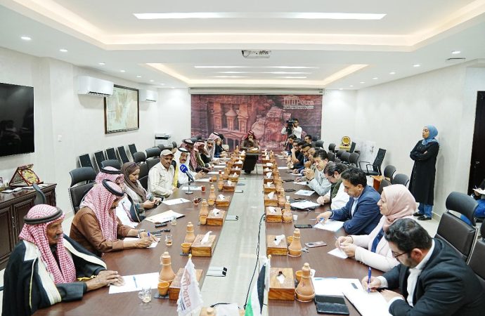 رئيس اقليم البترا يلتقي شيوخ ووجهاء وممثلي منطقة أم صيحون