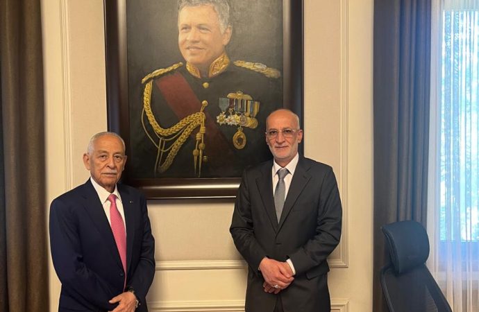 رئيس الديوان الملكي يلتقي رئيس اتحاد الناشرين الأردنيين