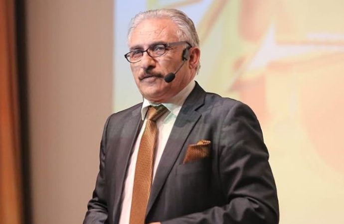 المخرج عليان يكتب –   دعونا نشتم ايمن سماوي ومهرجان جرش