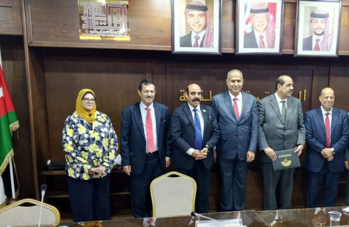 اتحاد الكتاب والأدباء الاردنيين يفتتح مشاركاته في جرش “39”بندوة فكرية وأمسية شعرية