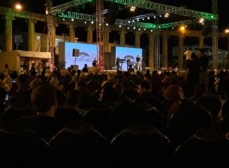 ” الساحة الرئيسية”تتزين بالتراث الاردني والمصري بتوليفة فنية مميزة.