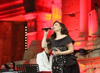 تألق لافت للفنانة ديانا كرزون على المسرح الجنوبي في جرش