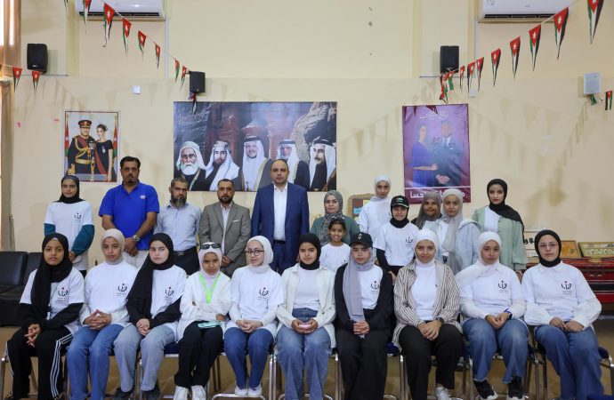 وزير الشباب يتفقد معسكرات الحسين في الطفيلة