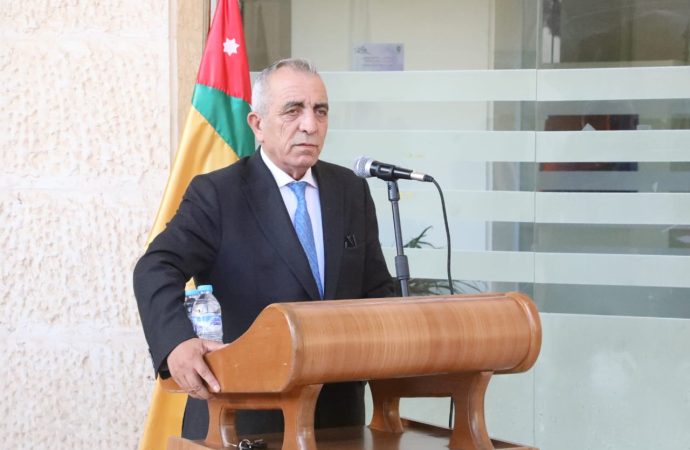 وزير الثقافة يفتتح معرض “سيمبوزيوم الرسم والحروفية”