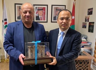 مدير مهرجان جرش يلتقي المستشار الثقافي في السفارة الصينية في عمان