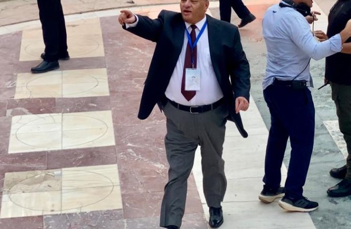 أيمن سماوي… خلف الكواليس