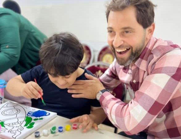 مؤسسة حرير تنفذ مبادرة “لوحة الأمل” في مركز التأهيل المجتمعي للمعوقين