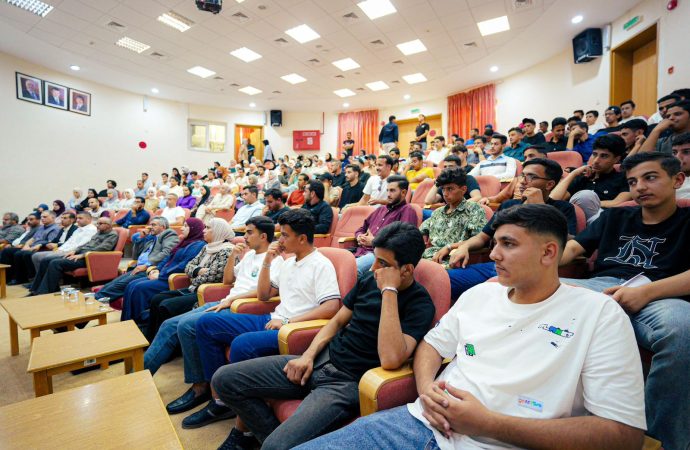 جلسة تعريفية بجائزة الحسين للعمل التطوعي في كلية الآثار  بالبترا