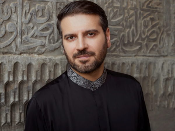النجم العالمي سامي يوسف يحيي حفلاً في المدرج الروماني بعمّان