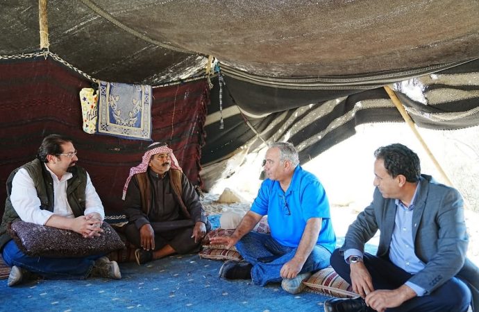 البريزات يتفقد أوضاع العائلات القاطنة في البطحاء جنوب غرب البترا