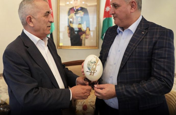 وزيرا الثقافة والبيئة يبحثان سبل التعاون المشترك في مجال الثفافة البيئية