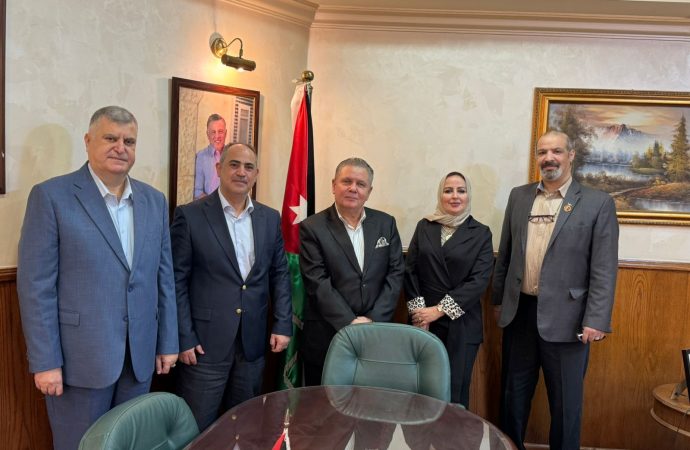 أعضاء جمعية الكتاب الالكترونيين الأردنيين يلتقون مدير عام هيئة الإعلام