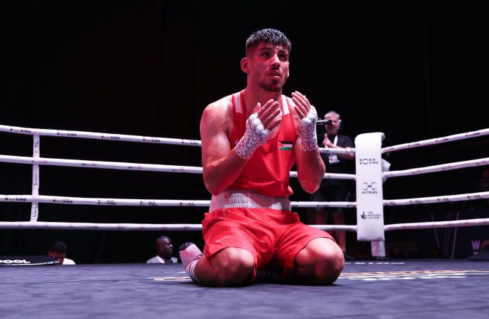 زياد عشيش يُحقق فوزه الأول ببطولة العالم للملاكمة