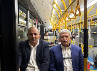 وزير النقل يتفقد مشروع الباص السريع بين عمان والزرقاء ويوجه بتوسيع الخدمات