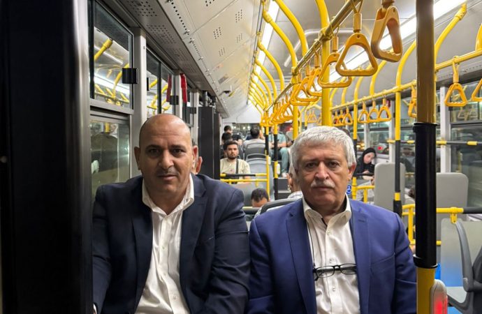 وزير النقل يتفقد مشروع الباص السريع بين عمان والزرقاء ويوجه بتوسيع الخدمات