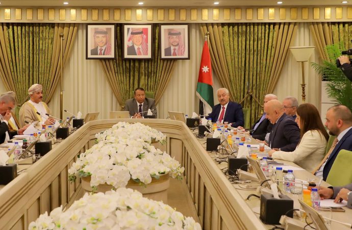 “الأخوة الأردنية العُمانية” في الأعيان تبحث مع والسفير العُماني تعزيز التعاون الثنائي