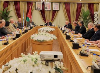 “عمل الأعيان” تبحث استراتيجيات وسياسات الضمان الاجتماعي