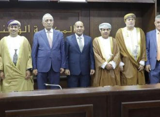 وزير الاعلام العماني والوفد المرافق يزور المكتبة الوطنية في عمان