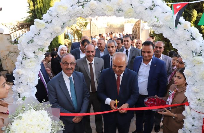 وزير التربية والتعليم العالي يفتتح نادي المعلّمين في مادبا