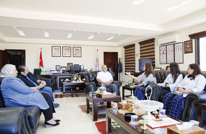 وفد من اليونسكو يزور البترا ويبحث تعزيز التعاون في حماية التراث العالمي