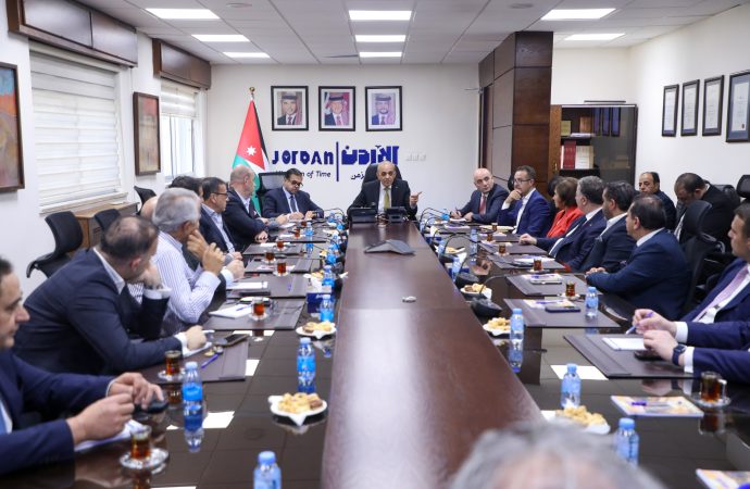 وزير السياحة والآثار يلتقي مديري فنادق الخمس نجوم