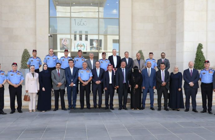 مدير الأمن العام يلتقي كتلة “حزب الميثاق الوطني” النيابية