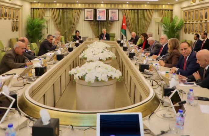 “تربوية الأعيان” تبحث سبل استخدام التقنيات الحديثة في عمل المجلس