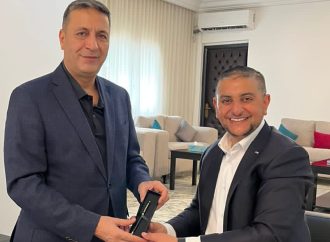 السفير الأردني في تونس يلتقي الفنان زيد العواملة لتميزه في الملتقى الدولي لبرج غزة في جزيرة قرقنة