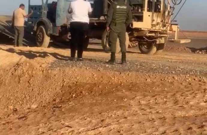 ضبط وردم بئر وحفارة مخالفة في الجفر وحجزها