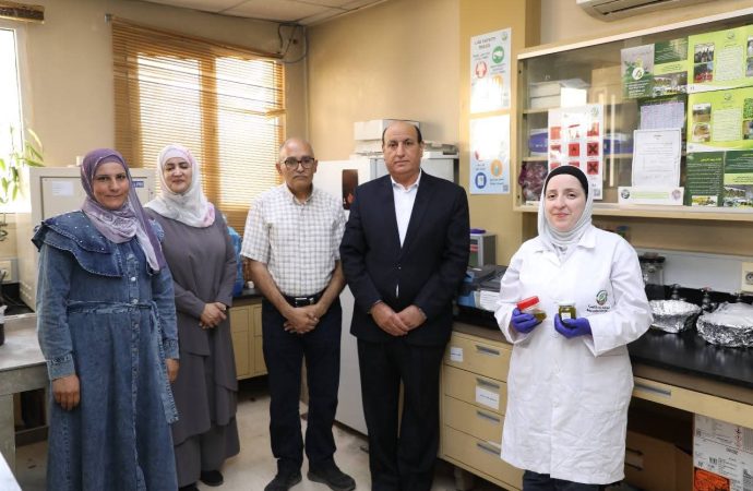 الرواشدة يتابع جاهزية مختبر فحص زيت الزيتون استعدادًا لمهرجان الزيتون الوطني ال25