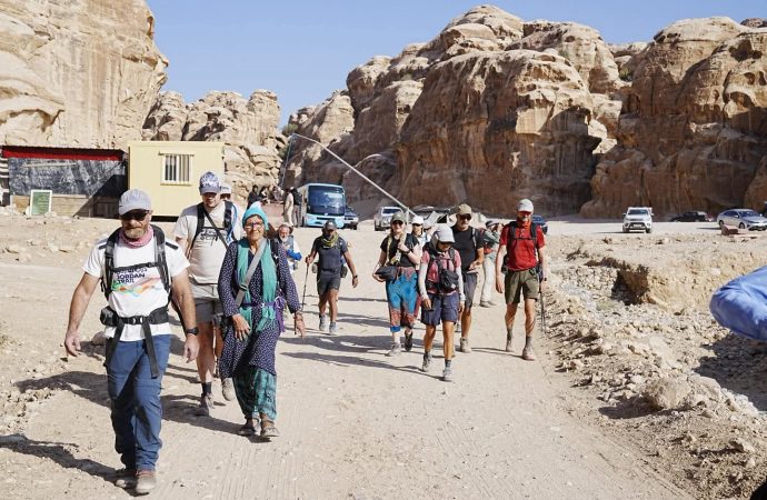 البترا.. درب الأردن يواصل رحلاته تزامناً مع تحسن حركة السياحة