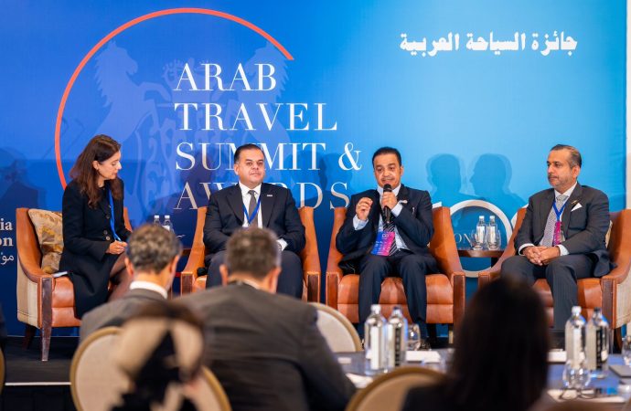 وزارة السياحة والآثار تشارك في قمة السياحة العربية 2025 في لندن