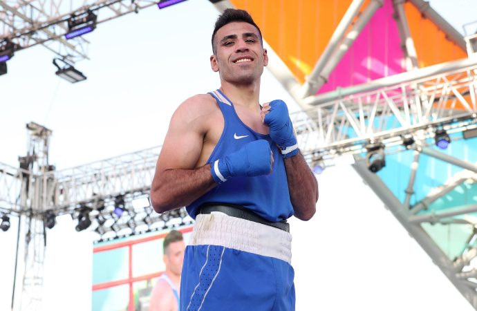 الملاكم حسين عشيش يتأهل إلى نصف نهائي دورة ألعاب التضامن الإسلامي