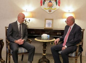 الفايز يلتقي رئيس بعثة اللجنة الدولية للصليب الأحمر في الأردن