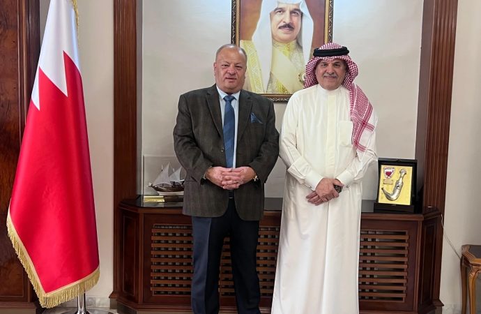 السفير البحريني لدى الأردن يلتقي مدير مهرجان جرش ايمن سماوي