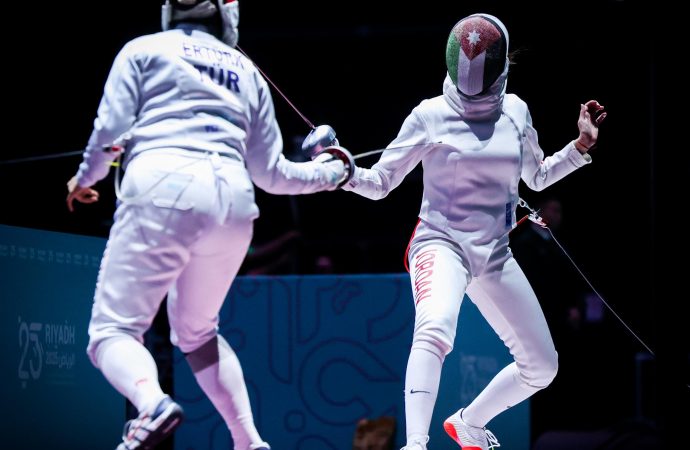 المنتخب الوطني للمبارزة يفتتح مشاركته بدورة ألعاب التضامن الإسلامي