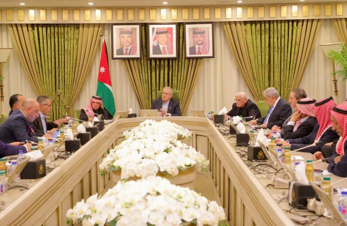 “زراعة الأعيان” تبحث الواقع المائي وتحدياته المستقبلية