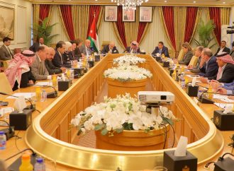 “مشتركة في الأعيان” تبحث خطة تطوير القطاع العام