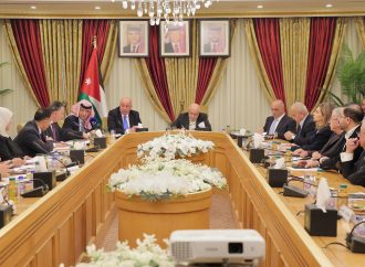 مالية الأعيان تبحث مشاريع وخطط وزارتي الصناعة والطاقة