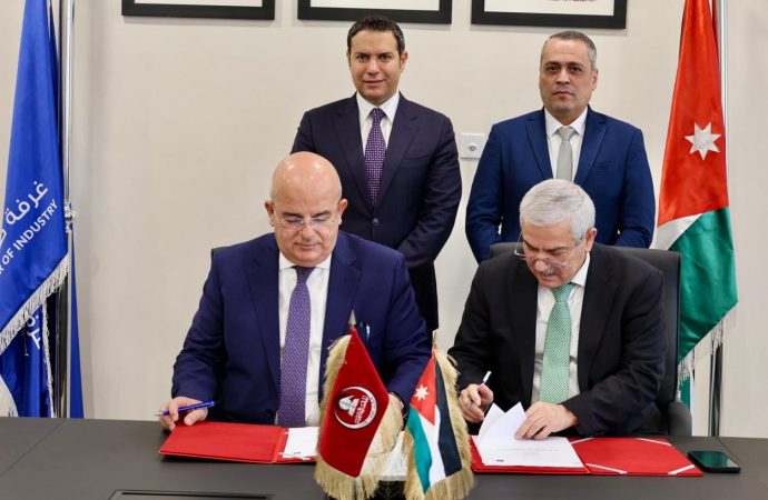 ورشة تعريفية ببرامج صندوق “نافس” في غرفة صناعة الزرقاء