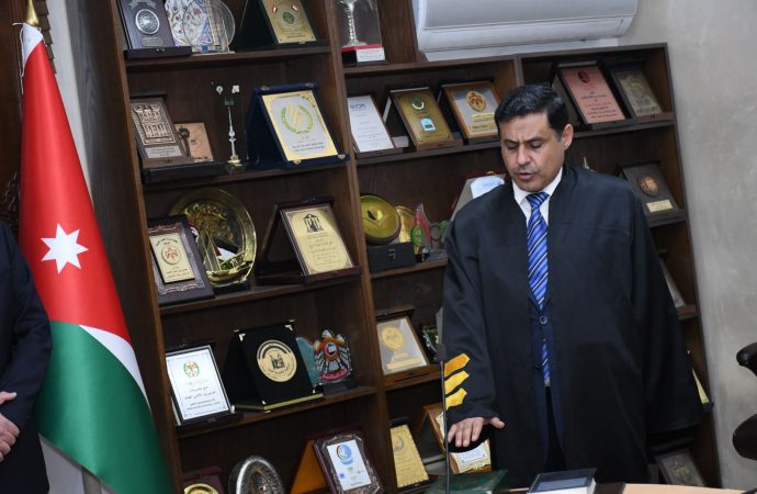 عليان العدوان يهنئ الدكتور محمد السلامات بعضوية نقابة المحامين