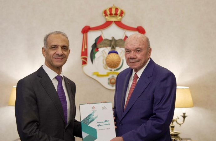 رئيس مجلس الأعيان يتسلم تقرير ديوان المحاسبة 2024