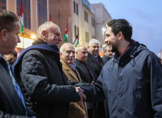 القنصل البجالي – إضاءة شجرة الميلاد في مادبا تجسّد قيم التسامح والتعايش في الأردن بقيادة هاشمية حكيمة