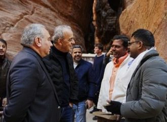 حجازين والبريزات يتفقدان الموقع الأثري في البترا ويراقبان سير الحركة السياحية