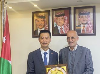 السفير الصيني يؤكد استعداد بلاده لتوسيع التعاون الثقافي خلال زيارته مقر اتحاد الناشرين