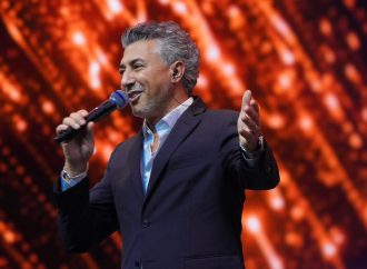 عمر العبداللات يشارك في مهرجان Joy Awards بالسعودية